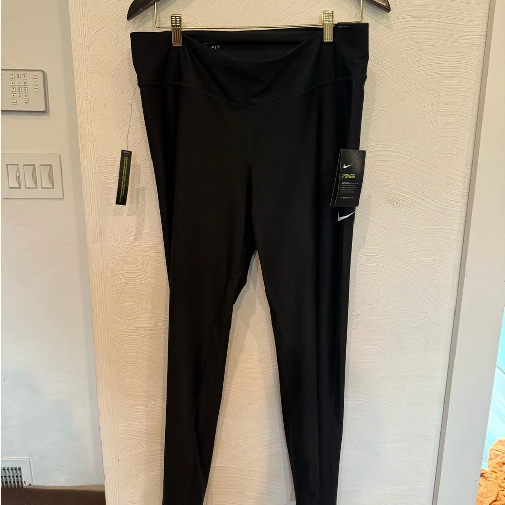 Nike Women's Black Training Leggings - Picture 2 of 5